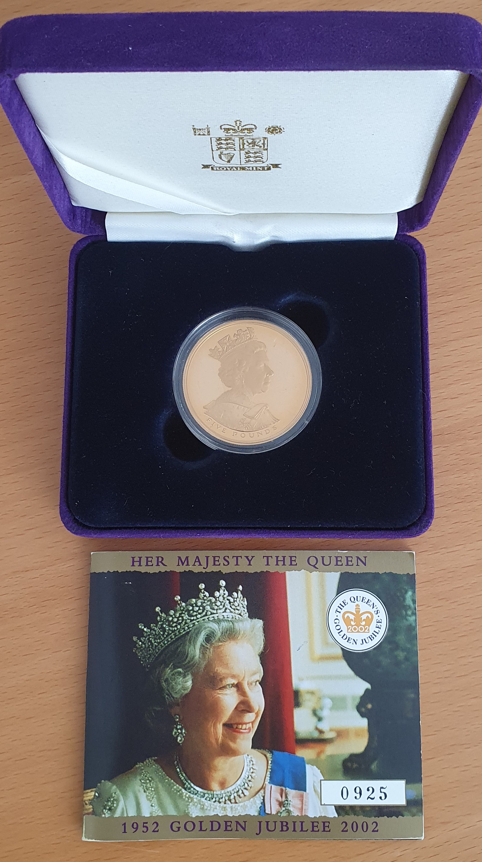 Inghilterra, Elisabetta II, 5 Sterline 2002 Giubileo FDC